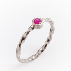 Ring, 950 palladium, ruby