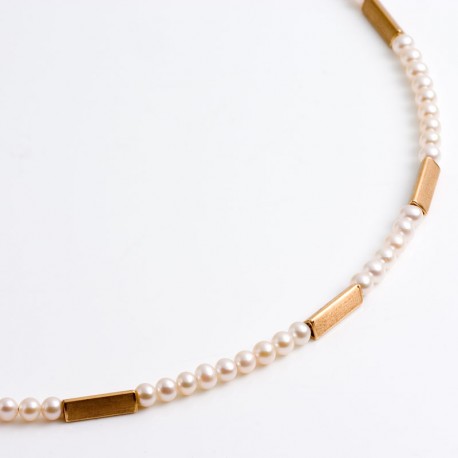  Necklace, pearls, 750- gold