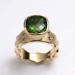 Ring 750 gold, green tourmaline, green diamonds