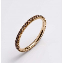Diamond ring in rose gold with diamonds in the color gradient river to champagne
