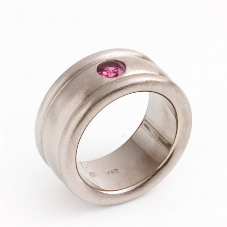 Ring, 750 white gold, pink rhodolite