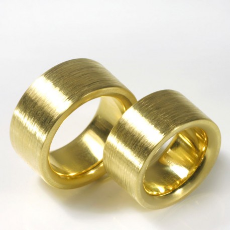  Wide wedding rings, 750 gold