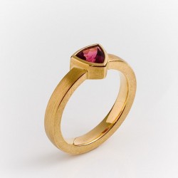 Ring, 750- Gold, rosa Turmalin