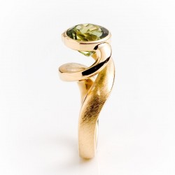  Ring, tornado, 750 gold, tourmaline