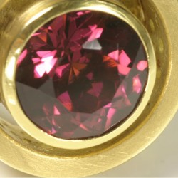  Ring, 750 gold, tourmaline