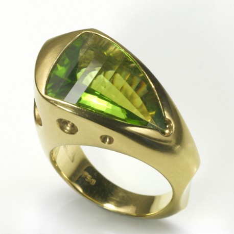 Ship ring, 750 gold, peridot