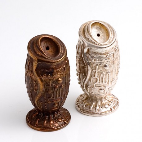 Pfefferstreuer: Bronze, Salzstreuer: 925- Silber